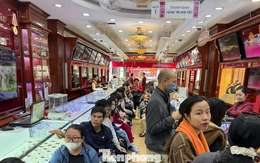 Giá vàng tiếp tục gây bất ngờ?