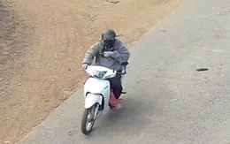 Chủ tiệm vàng kể khoảnh khắc kẻ cướp giật vàng trong chớp mắt