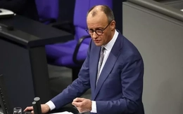 Lạnh nhạt với Mỹ, châu Âu bàn về chiếc ô hạt nhân chung