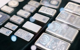 Bạc rơi thẳng đứng - mất 22 triệu đồng/kg từ đỉnh