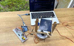 Sinh viên năm nhất làm chủ hệ thống theo dõi mặt trời – tín hiệu mới từ đào tạo bán dẫn