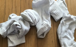 Giặt tất lộn trái hay lộn phải mới đúng?