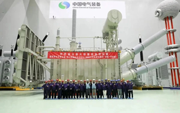 Một năm sau sự cố cả nước “suýt chìm trong bóng đêm”, Trung Quốc tạo ra cỗ máy kiệt tác không ai sánh nổi