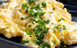 Đa số đồ ăn hâm nóng lại vẫn ngon, nhưng 7 món này rất dễ “hóa độc”, thậm chí gây ung thư