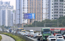 Dòng người ùn ùn trở lại Hà Nội sau kỳ nghỉ Tết Dương lịch 2026