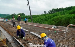 Tất bật thi công xuyên Tết trên công trình cao tốc hơn 3.000 tỷ đồng