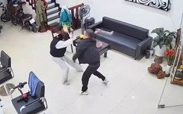 Công an điều tra vụ chồng xông vào quán cắt tóc truy sát vợ và con gái