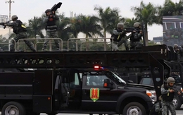 Hình ảnh hàng nghìn cảnh sát tinh nhuệ và dàn khí tài hiện đại diễn tập bảo vệ Đại hội Đảng