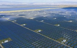 Trang trại điện mặt trời lớn nhất thế giới của Trung Quốc gây ra hiệu ứng không ngờ: Công nghệ đỉnh cao có thực sự đánh đổi bằng cái giá đắt như định kiến?