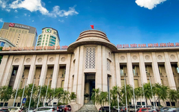 Thống đốc Nguyễn Thị Hồng bổ nhiệm Cục trưởng Cục Quản lý, giám sát và Phó Giám đốc Sở Giao dịch NHNN