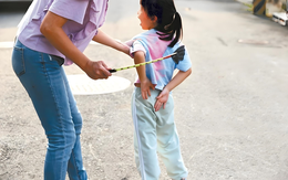 Chuyên gia nói “Thương cho roi cho vọt” là SAI: Trẻ bị đánh lúc 3 tuổi có nguy cơ trở nên hung hăng cao hơn tới 50%