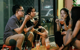 Lời khuyên tài chính cho người định cắt giảm chi tiêu cà phê, trà chiều