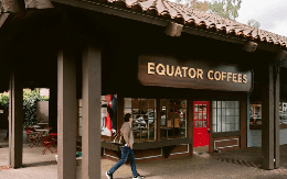 30 năm trước bị Starbucks 'cướp' hợp đồng trị giá 1,3 triệu USD, một chuỗi cà phê nhỏ hiện lật ngược tình thế,  liên tục mở rộng