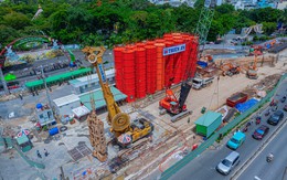 Cận cảnh đại công trường Metro số 2: Nơi đón siêu máy khoan hầm, nơi rục rịch quây tôn