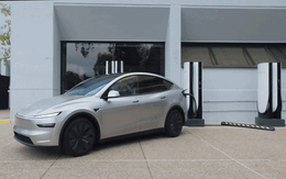 Xe điện Tesla được phép giật đứt dây sạc để thoát hiểm