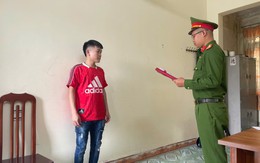 Công an bất ngờ kiểm tra cửa hàng Dương Dolce, khởi tố Nguyễn Văn Dương SN 2000
