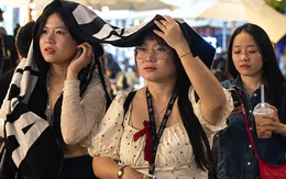 Hàng vạn người đổ về Khu đô thị Vạn Phúc