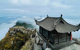 Việt Nam có ngọn núi nơi một vị vua từ bỏ ngai vàng để lên tu, nay đã là Di sản Thế giới được UNESCO ghi danh