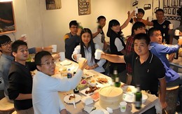 Vì sao bạn học cũ sau 10 năm gặp lại bỗng chẳng còn gì để nói với nhau?