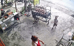 Cảnh tượng bất ngờ trước cửa một quán vịt quay ở Lào Cai, hút triệu người xem