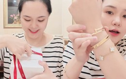 Nguyễn Quỳnh Anh được Duy Mạnh tặng vòng tay trăm triệu, sau 1 tháng sang Mỹ chăm chồng phẫu thuật