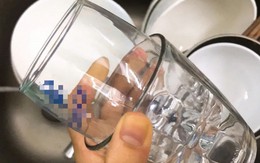 Tất cả các gia đình đang dùng cốc thủy tinh chú ý!