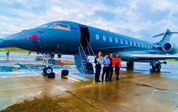 Đúng 3 ngày trước, xuất hiện một máy bay phản lực thương gia đặc biệt, dài hơn 30 m, sải cánh 28,7 m cất cánh từ sân bay Tuy Hòa