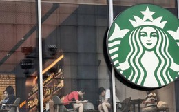 Starbucks ra quy định mới tại 8.000 cửa hàng, khách không còn được ngồi miễn phí nữa