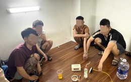 Kiểm tra phòng trọ lúc 23 giờ, công an bắt quả tang 2 đối tượng