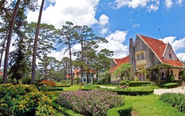 Việt Nam có 1 “làng biệt thự Pháp” nằm ở độ cao 1.500m, mát mẻ quanh năm: Giá chỉ từ 1.300.000 đồng/đêm