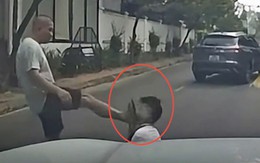 Công an Phú Thọ xác minh kẻ côn đồ chặn xe, đấm đá tài xế gục xuống đường