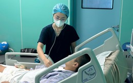 Sốt cao vài ngày do sốt xuất huyết, nam thanh niên 23 tuổi suy hô hấp nguy kịch
