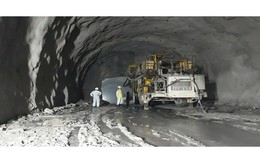 Khối đá lớn đổ sập, tuyến hầm dài nhất ASEAN bị lấp toàn bộ, hơn 1.000 người Việt Nam hò reo vì tạo kỳ tích lớn
