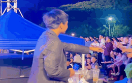 Nam diễn viên vừa được Cục Truyền thông Công an nhân dân trao giấy khen, đổi đời vẫn bán bánh tráng ở Nha Trang