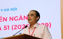 Giáo sư giữ chức Hiệu trưởng trường đại học lâu đời nhất Hà Nội 2 nhiệm kỳ liên tiếp là ai?