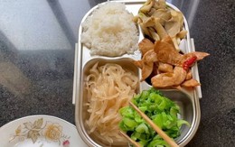 Khoe bữa ăn bán trú bắt mắt, bà mẹ ngạc nhiên khi bị chê: Trông thì sang xịn, bên trong chẳng có gì!