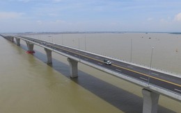 Việt Nam sở hữu một đường hầm dài 4,5km với 88 khoang bê tông đúc sẵn nằm bên trong cây cầu vượt biển dài nhất cả nước 16km kết nối “thành phố cảng” với đảo chỉ mất 5 phút đi xe

