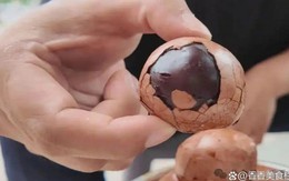 Tiệm trứng kho đắt khách tới mức chủ quán phải dậy từ 3 giờ sáng rồi xin khách bớt đến: Mặt trái của cơn sốt "xếp hàng" thời video ngắn