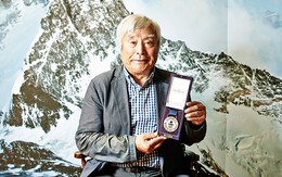 Ai là người cao tuổi nhất chinh phục Everest?