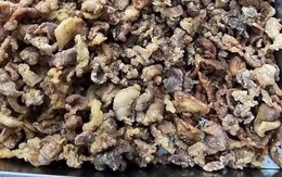 Bất ngờ: 1 người đàn ông xuất hiện ở cả 2 vụ lùm xùm suất ăn bán trú tóp mỡ và 300 tấn thịt lợn bẩn ở Hà Nội cách đây 6 tháng