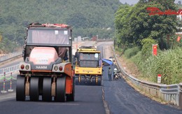 1.800 máy móc thiết bị tăng tốc trên cao tốc Nội Bài - Lào Cai