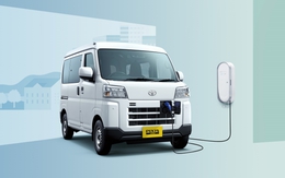 Toyota ra mắt xe điện siêu nhỏ ngắn như xe máy, chạy 257km/sạc, sạc nhanh, có ổ cắm cho ngày nhà mất điện