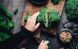 Chuyên gia tiết lộ quy tắc 10 phút biến rau quen thuộc thành “vũ khí chống ung thư”