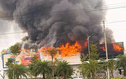 Cháy lớn tại cụm công nghiệp ở Ninh Bình, cột khói bốc cao hàng chục mét