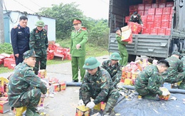 Cận cảnh 615 thùng carton màu đỏ nặng 10.890,6 kg được kiểm đếm, niêm phong rồi tiêu hủy đồng loạt: Bên trong chứa gì?