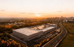 Vì sao một hãng xe lại xây trung tâm an toàn khổng lồ và tự phóng vệ tinh?