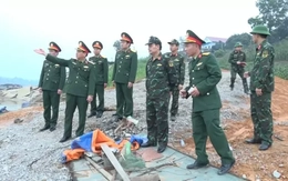 Quân khu 2 khảo sát bắc cầu phao qua sông Lô, đảm bảo giao thông trước Tết