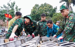 Bên trong trận địa pháo hoa đêm Giao thừa tại Hà Nội