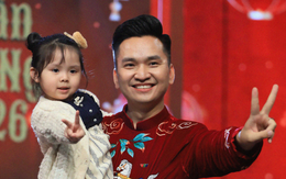 10 năm gắn bó “Cặp lá yêu thương”, MC Hạnh Phúc tiết lộ điều quý giá nhất: Không phải con số hỗ trợ