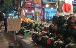 Tối 28 Tết, dưa hấu ở Cần Thơ “xả hàng” còn 8.000 đồng/kg